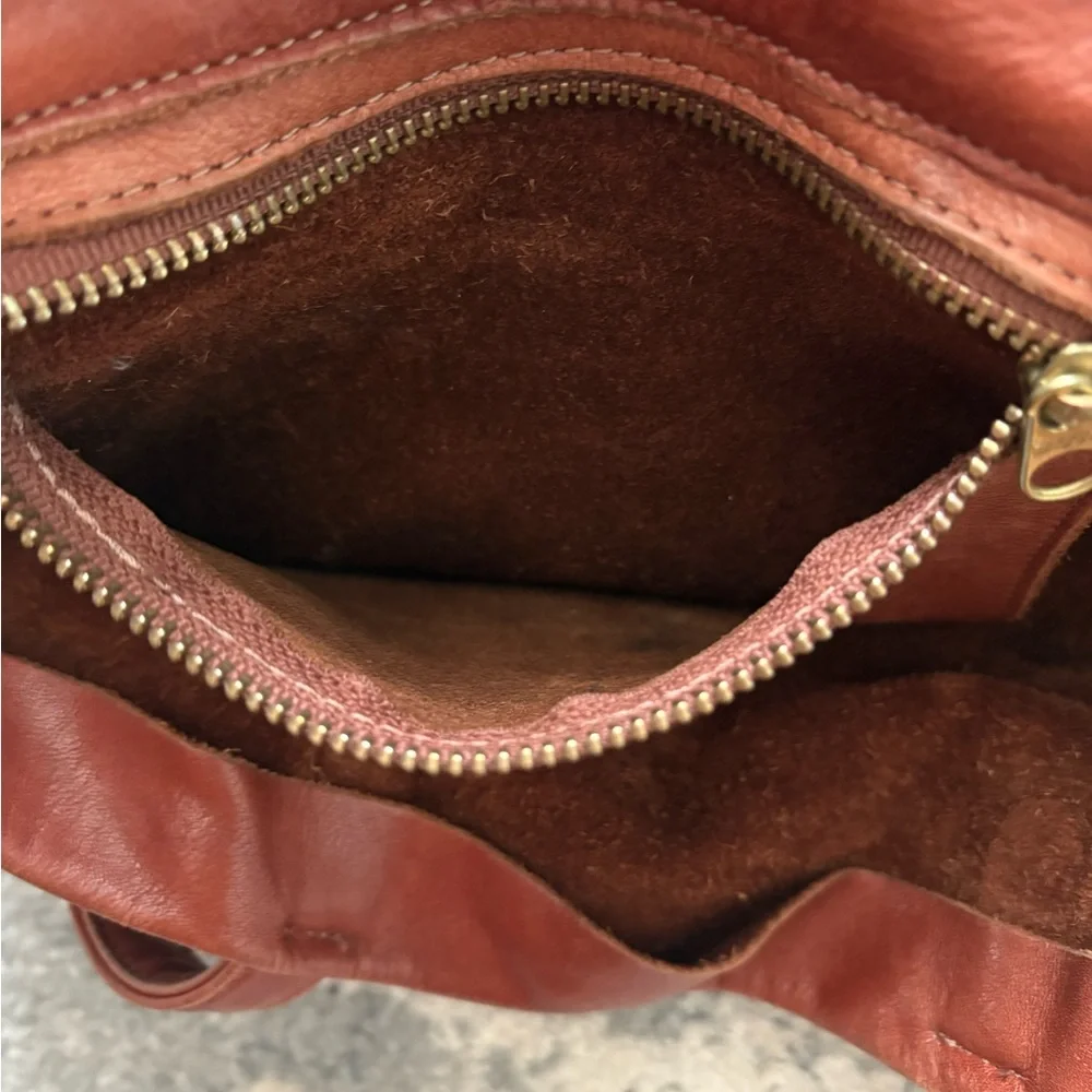 Rare Baggu Distressed Raw Milled Leather Tote, Saddle Brown - Picture 11 of 12